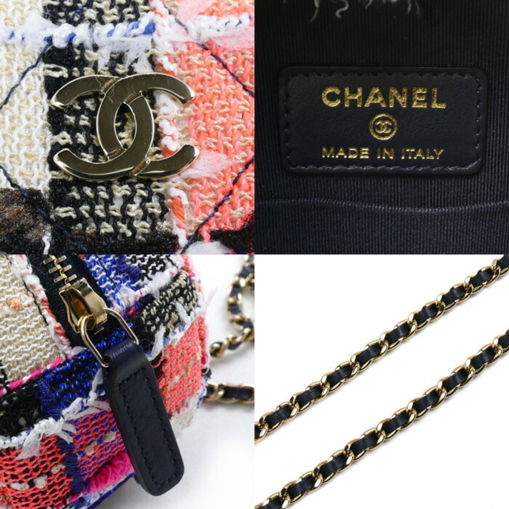 CHANEL Black Shoulder Bag - Picture 5 of 7
